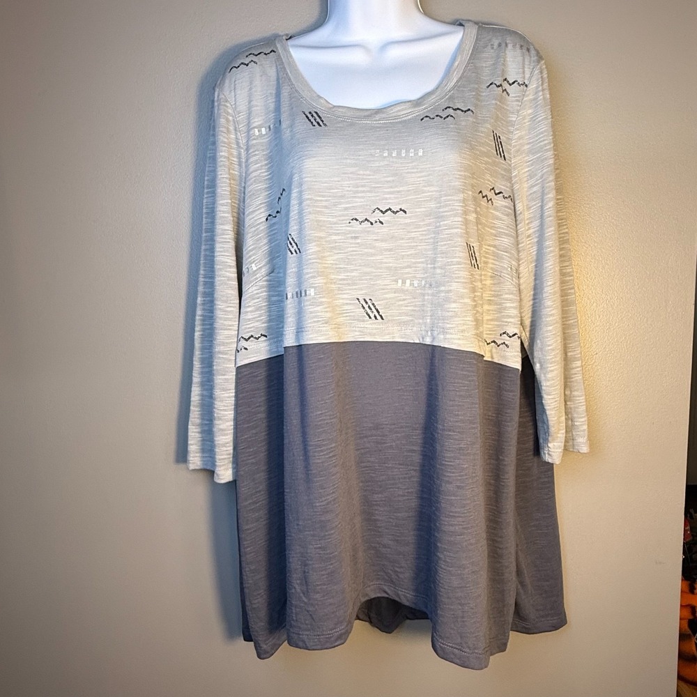 Avenue Plus Size 18 Gray Colorblock Tunic Top 3/4‎ Sleeve Swing Tee minimalist